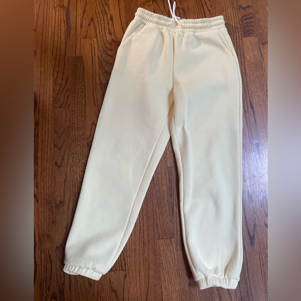 Super comfy never worn sweatsuit set
